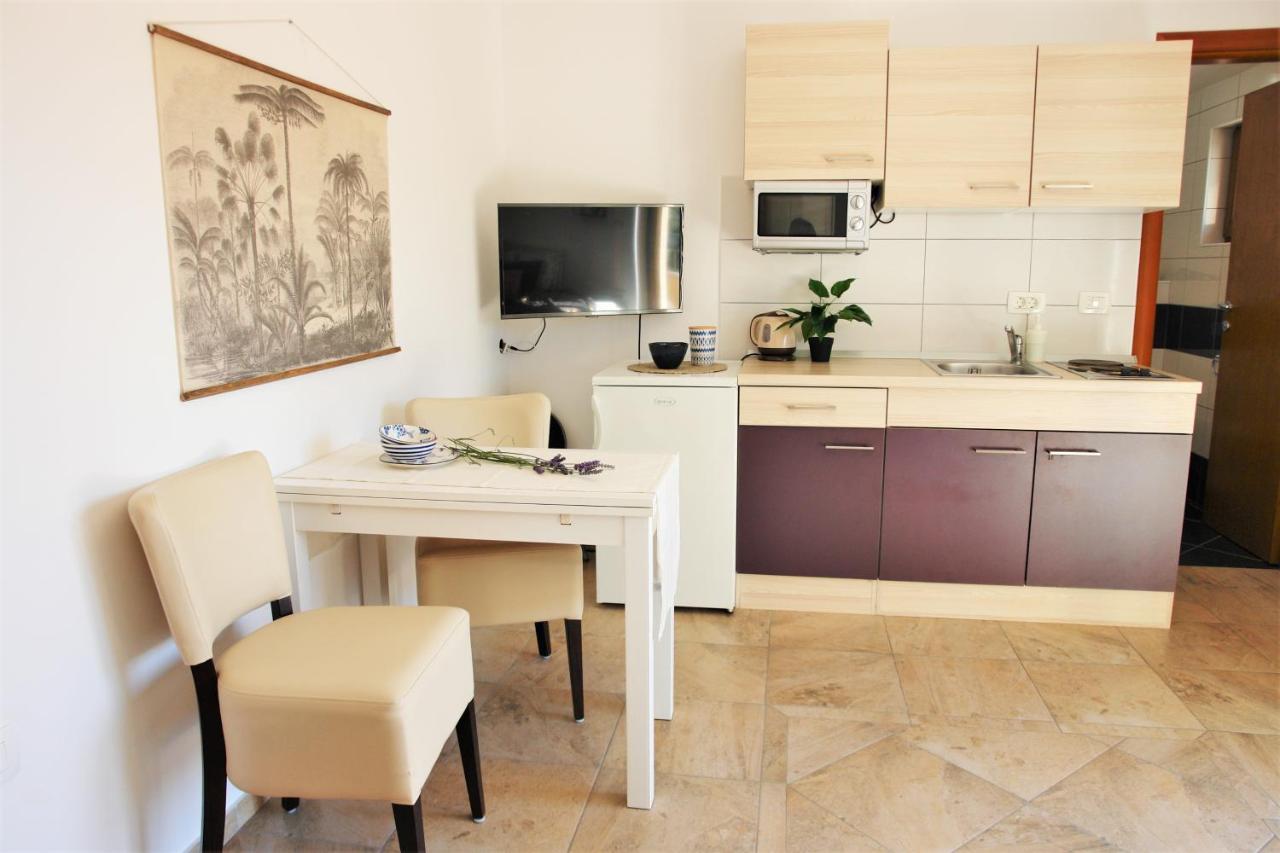 Iva Apartmani Водице Экстерьер фото