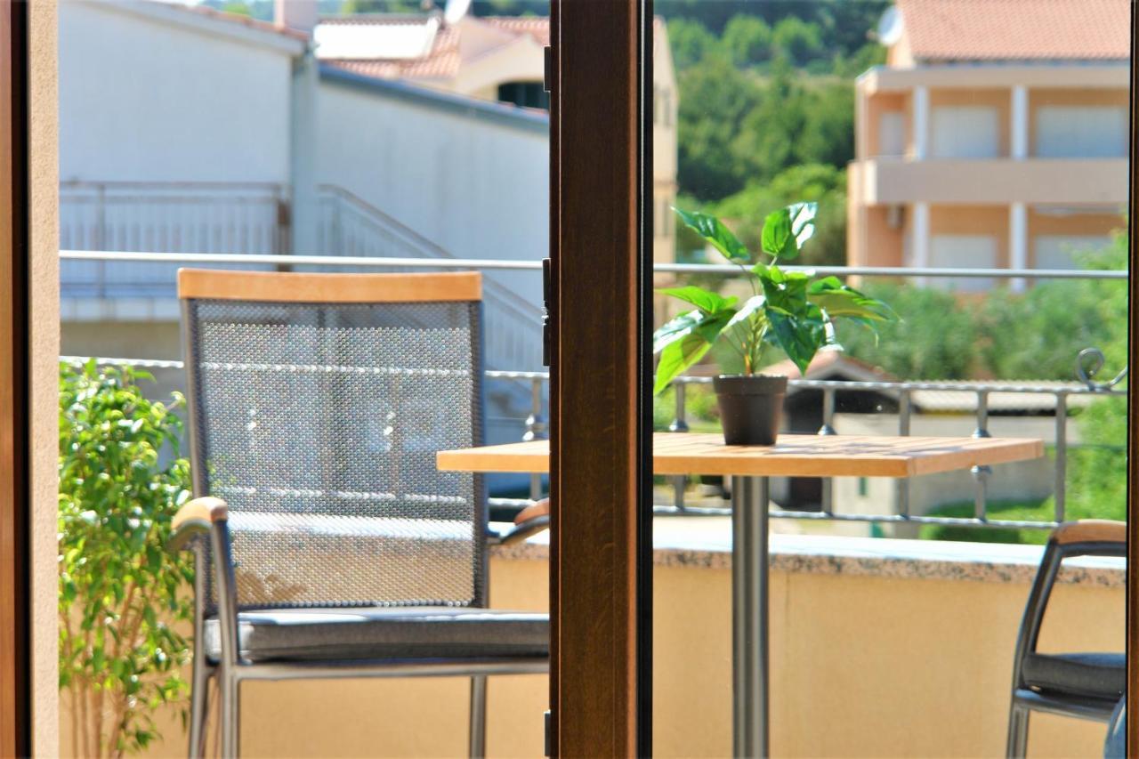 Iva Apartmani Водице Экстерьер фото