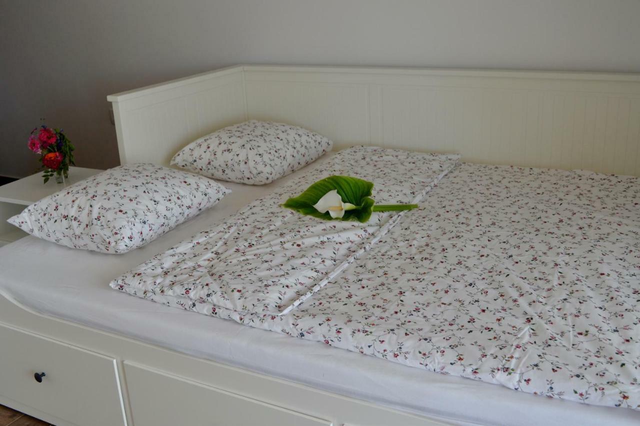 Iva Apartmani Водице Экстерьер фото