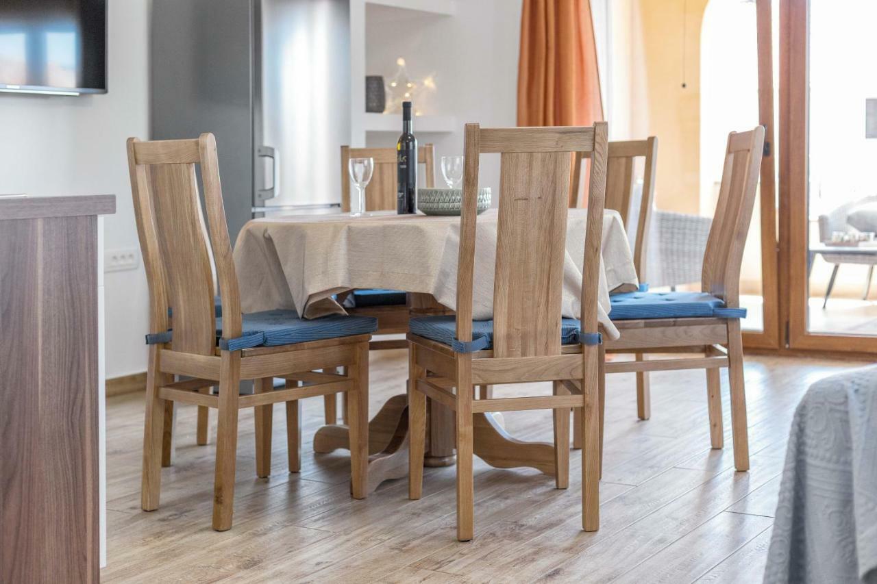 Iva Apartmani Водице Экстерьер фото