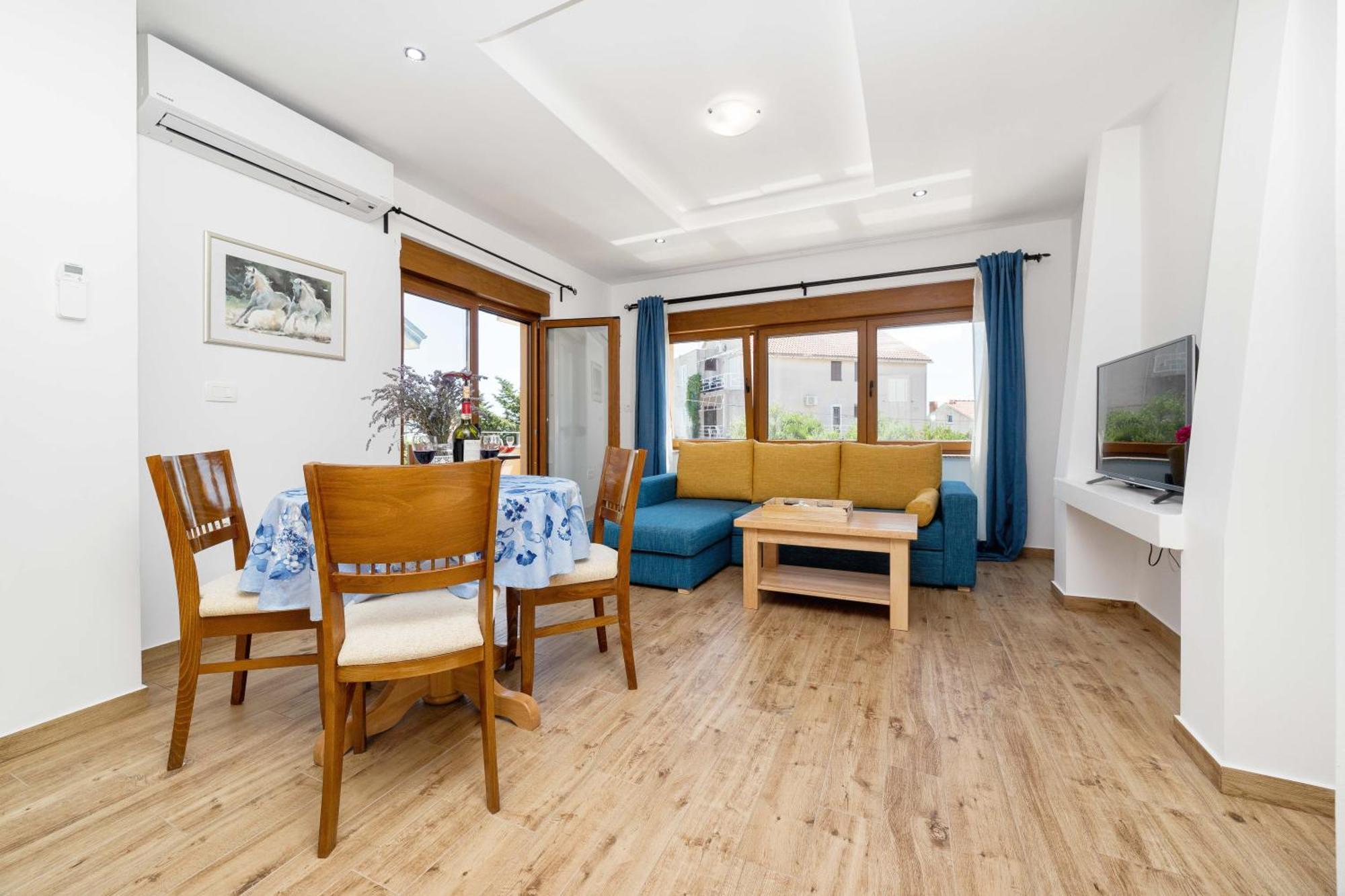 Iva Apartmani Водице Экстерьер фото